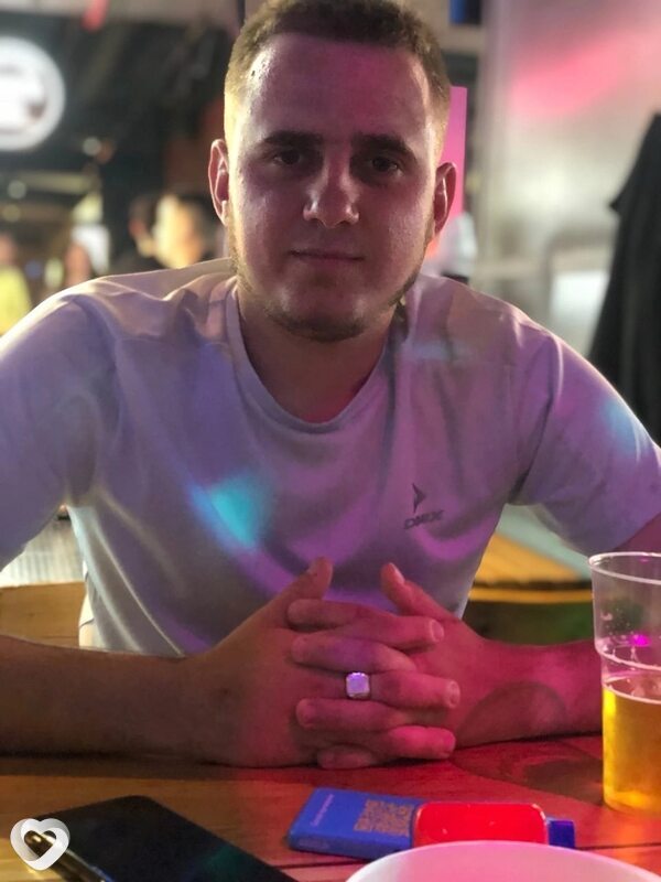 Антон, 23, Буденновске — анкета №2270150