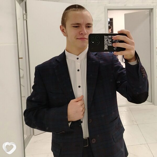 Дмитрий, 19, Жлобине — анкета №2271079