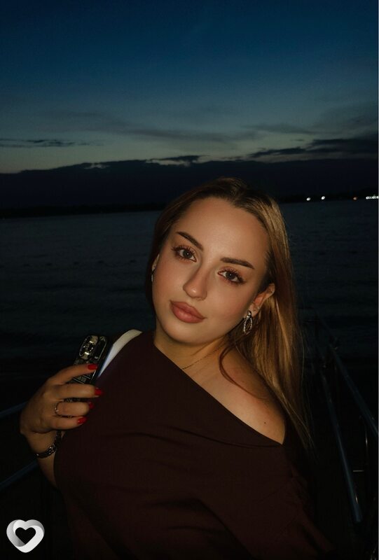 Ася, 20, Самаре — анкета №2271383