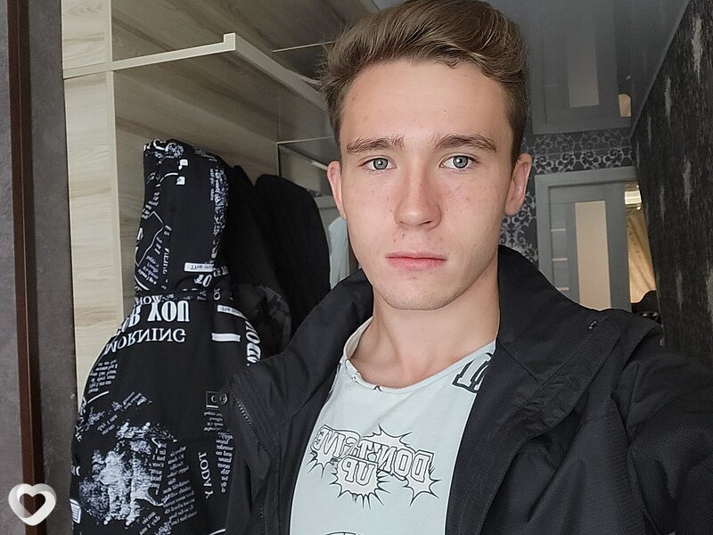 Данил, 23, Москве — анкета №2272491