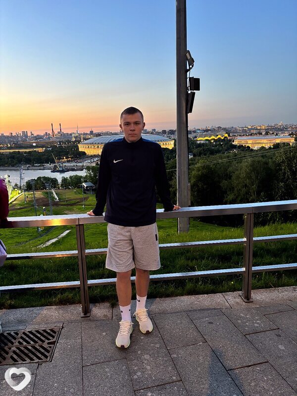 Данил, 21, Москве — анкета №2273669