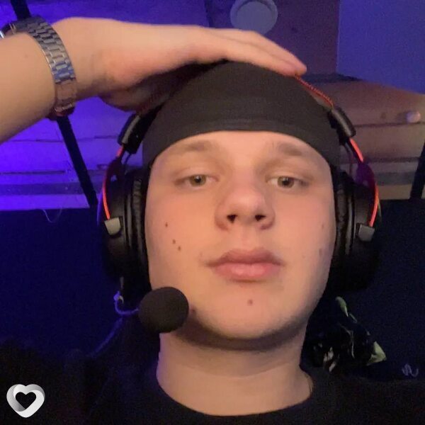 Максим, 21, Владимире — анкета №2273841