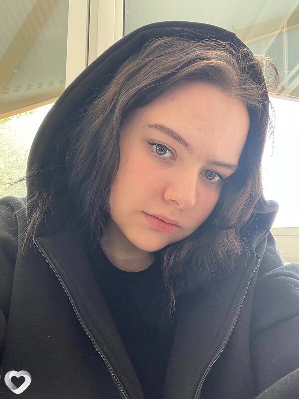 Юля, 22, Тюмени — анкета №2273940
