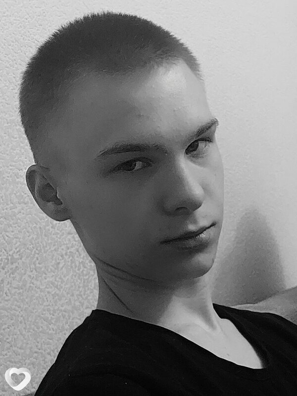 Данил, 19, Бийске — анкета №2274441