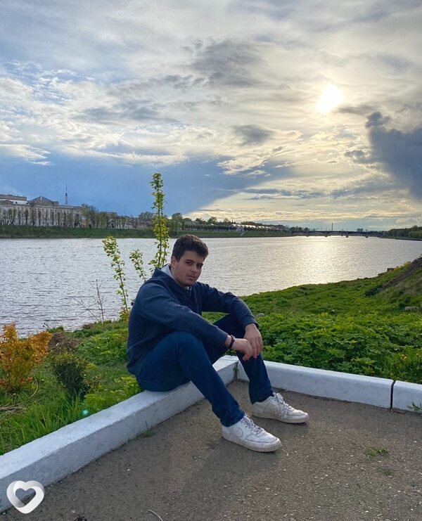 Александр, 22, Москве — анкета №2275333