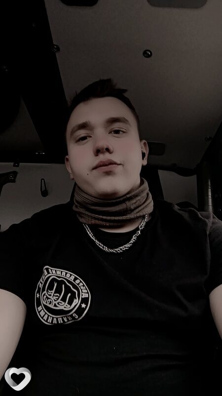 Артём, 25, Торезе — анкета №2275526