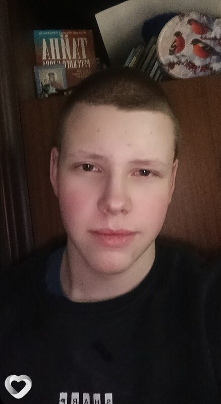 Иван, 19, Москве — анкета №2277290