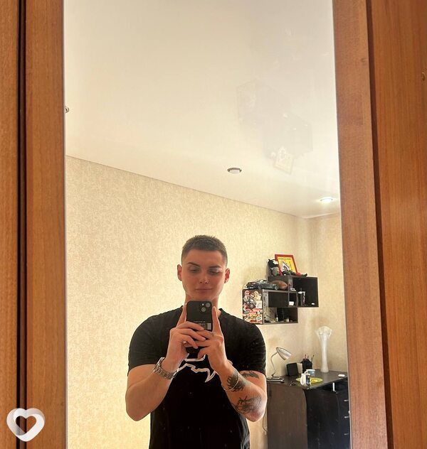 Матвей, 21, Москве — анкета №2277750