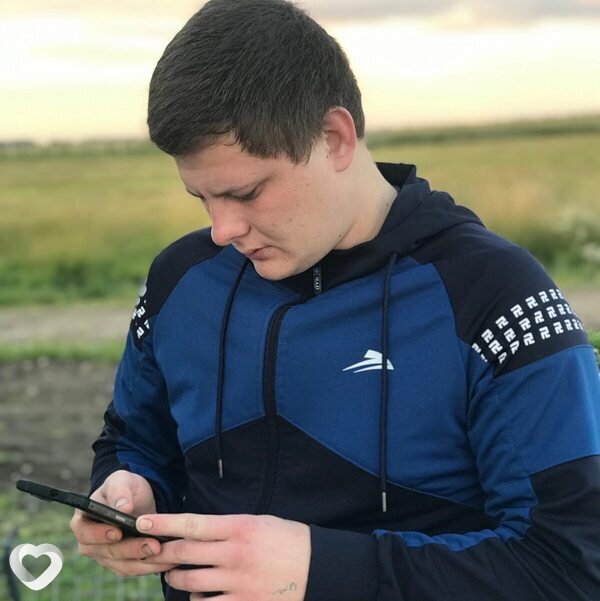 Виктор, 27, Москве — анкета №2277880