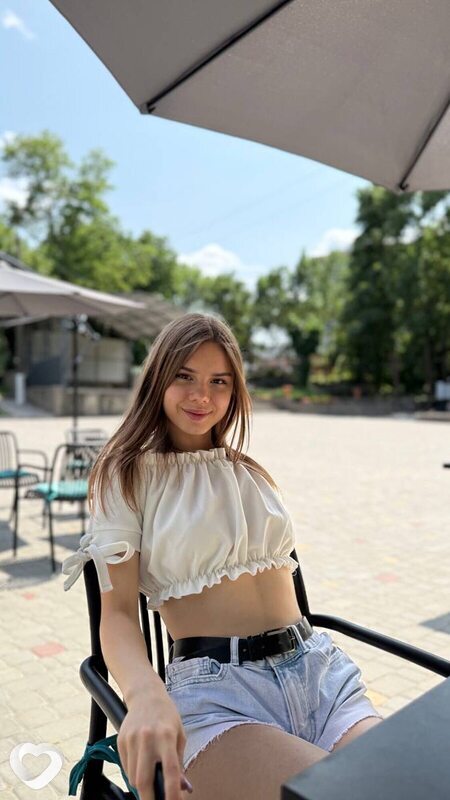 Дарьяна, 19, Харькове — анкета №2279296