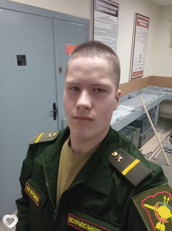 Михаил, 21, Краснотурьинске — анкета №2279367