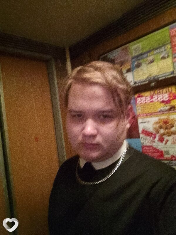 Артур, 22, Ульяновске — анкета №2279820
