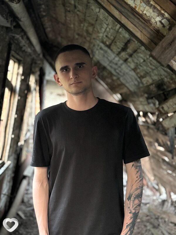 Артем, 22, Ростове-на-Дону — анкета №2280145