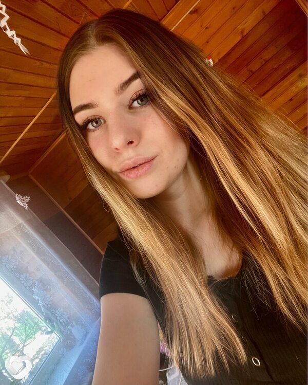 Аделина, 23, Москве — анкета №2280328