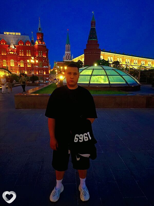Антон, 21, Москве — анкета №2280504