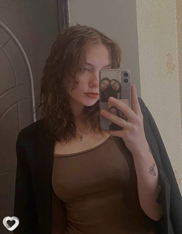 Екатерина, 19, Великом Новгороде — анкета №2281202