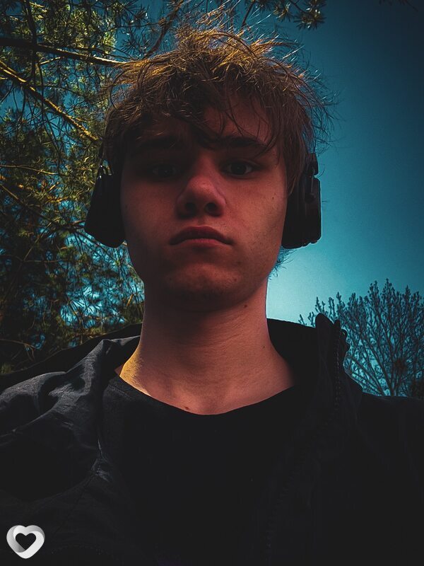 Артемий, 19, Калининграде — анкета №2283083
