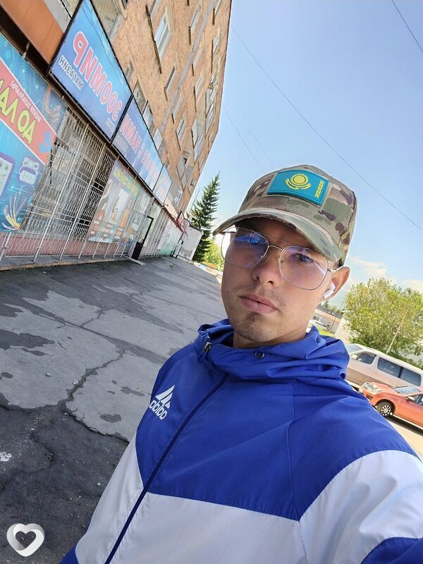 Евгений, 21, Усть-Каменогорск — анкета №2283451