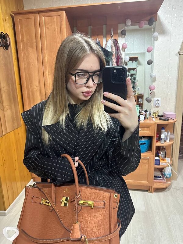 Лиза, 21, Смоленске — анкета №2284079