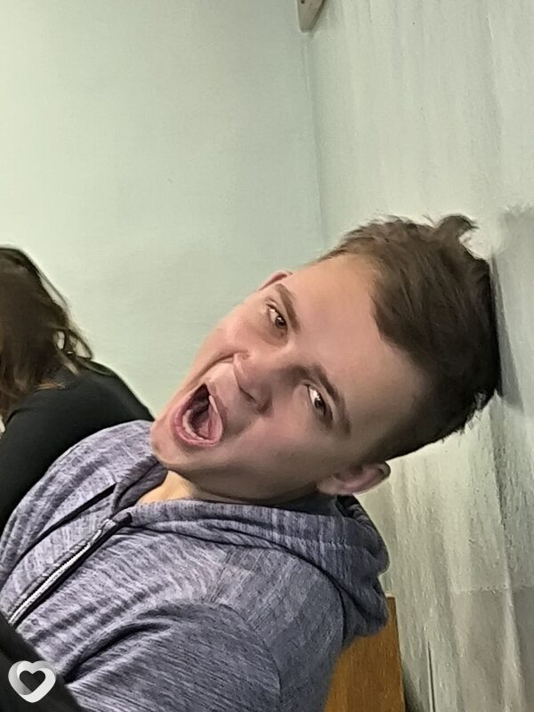 Михаил, 19, Минске — анкета №2285189