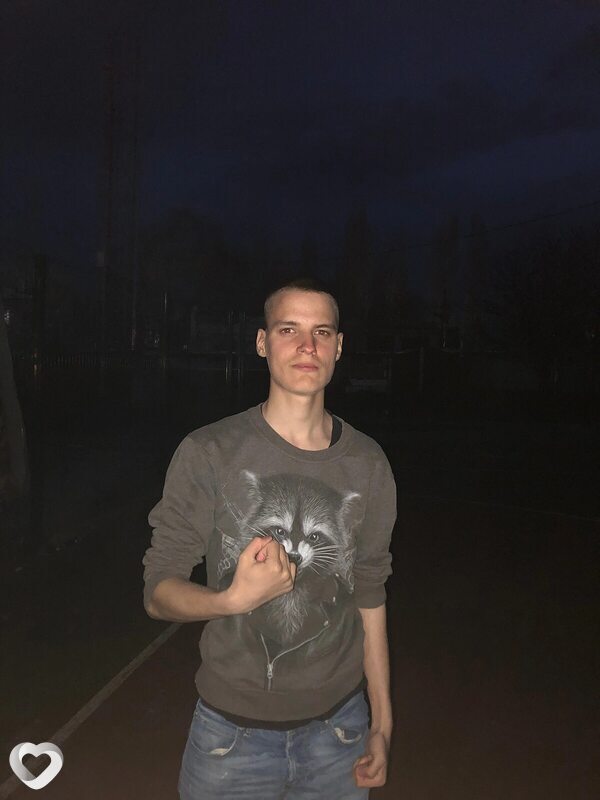 Саша, 19, Саратове — анкета №2287057