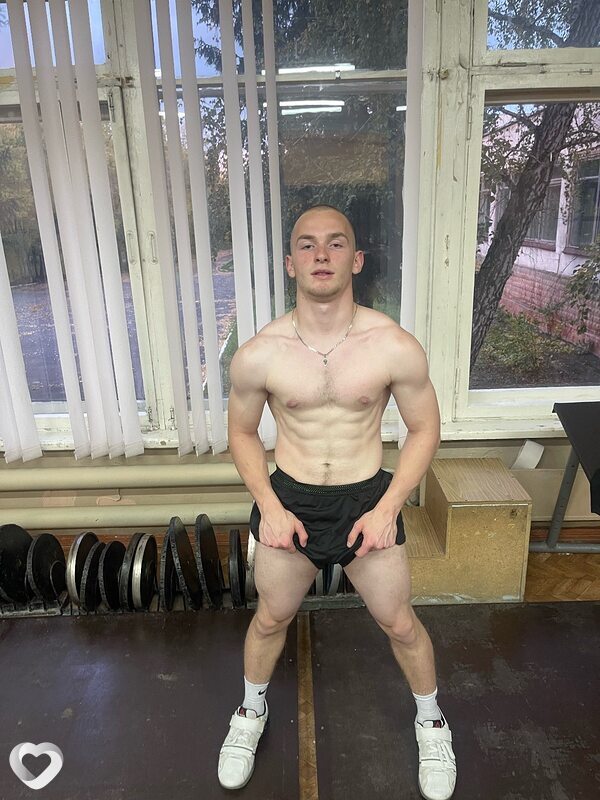 Артём, 24, Омске — анкета №2287505
