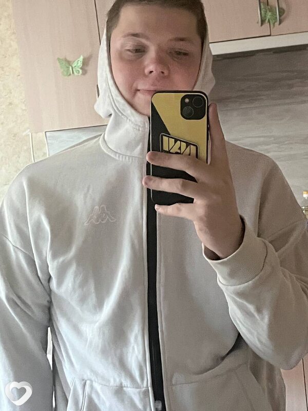 Артем, 22, Архангельске — анкета №2289810