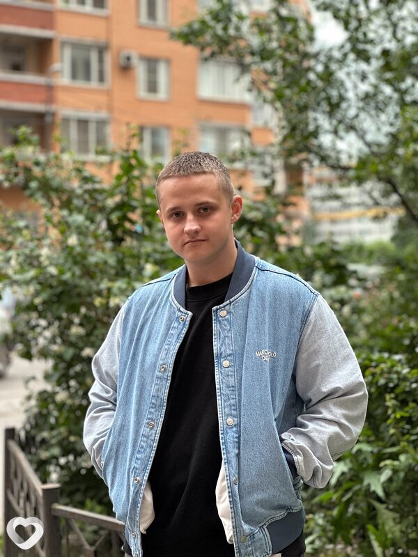 Саша, 23, Санкт-Петербурге — анкета №2290276