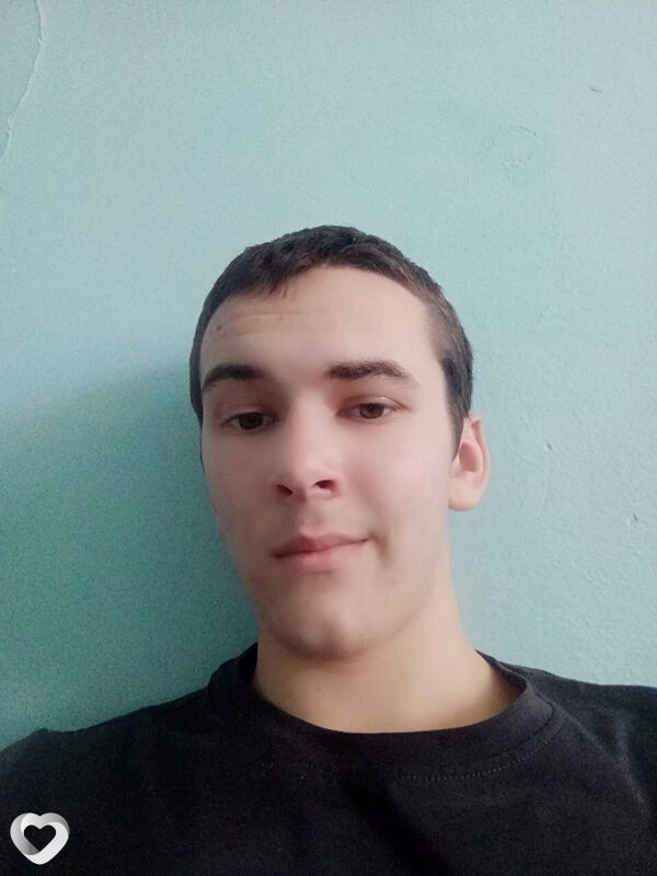 Максим, 20, Кривое Роге — анкета №2290093