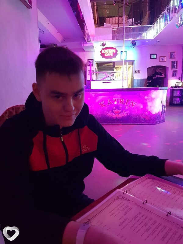 Алексей, 21, Смоленске — анкета №2290297