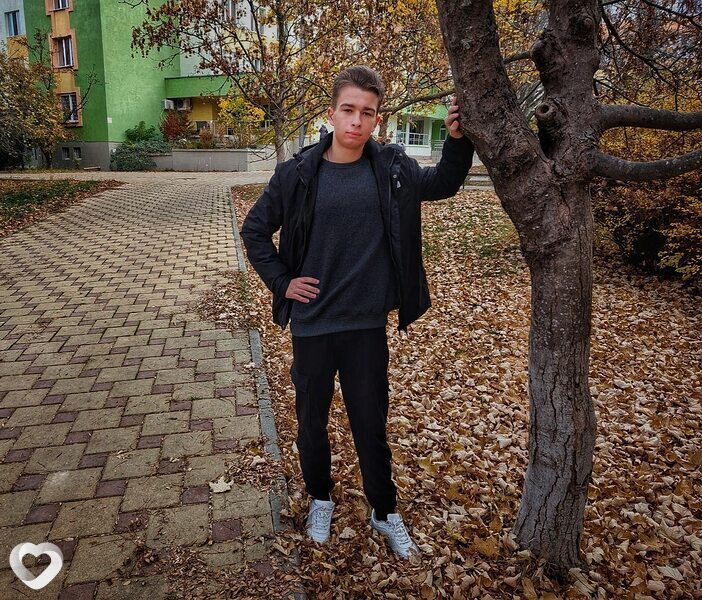 Максим, 20, Симферополе — анкета №2290178