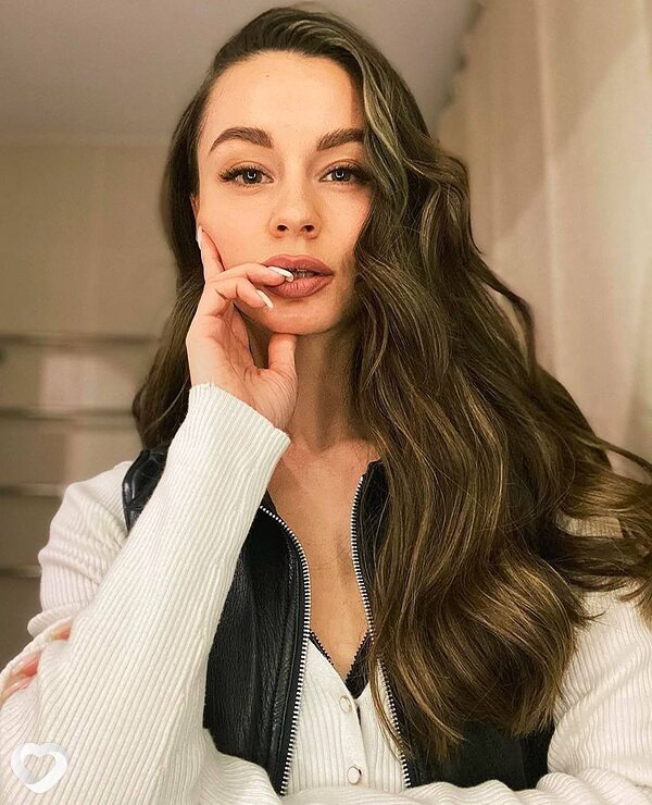 Ксения, 20, Омске — анкета №2290221
