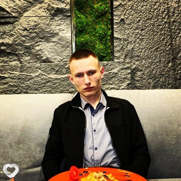 Эдуард, 20, Караганде — анкета №2291580