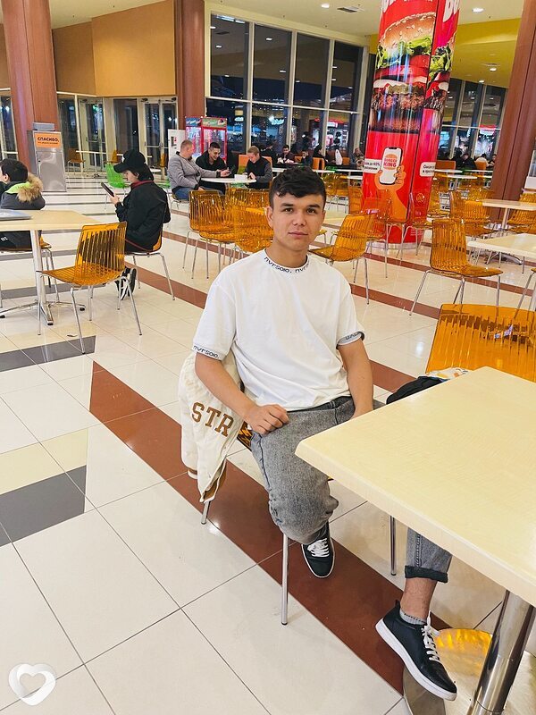 Макс, 23, Санкт-Петербурге — анкета №2292788