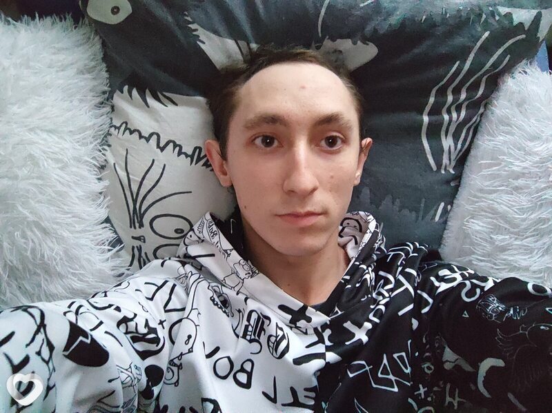 Максим, 23, Барнауле — анкета №2291844