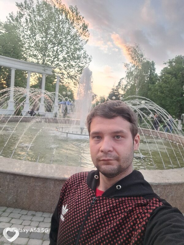 Максим, Выселки