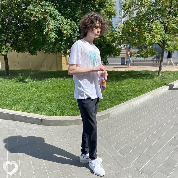 Арсений, 25, Москве — анкета №2294835