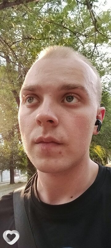 Игорь, 21, Луганске — анкета №2298363
