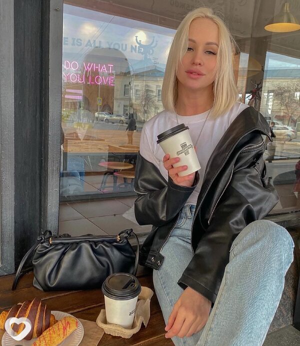 Екатерина, 26, Омске — анкета №2298573