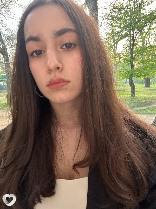 Амалья, 19, Москве — анкета №2298457