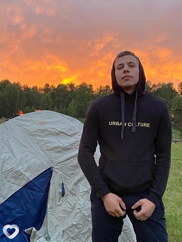 Евгений, 22, Новоалтайске — анкета №2299125
