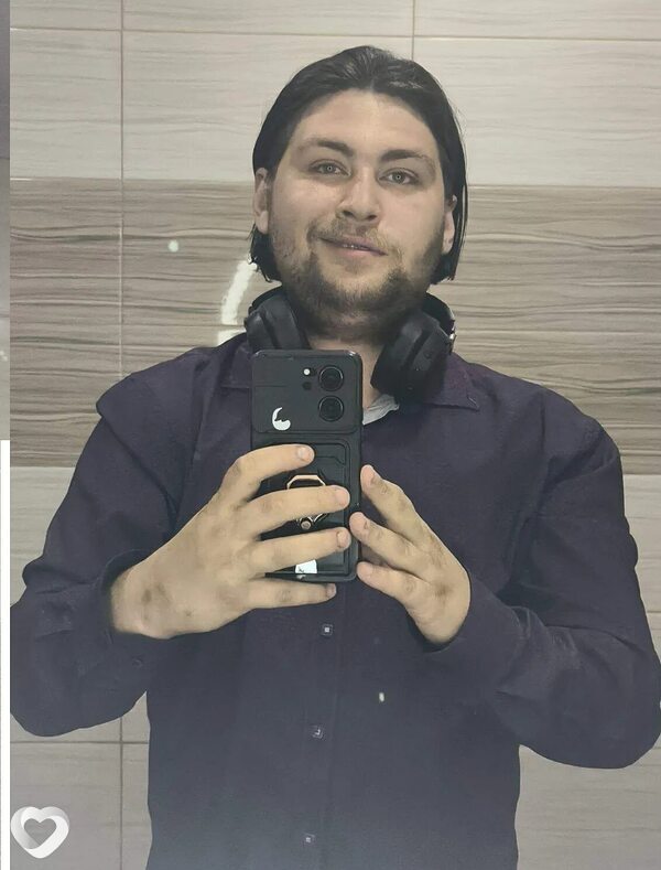 Alex, Чегдомын