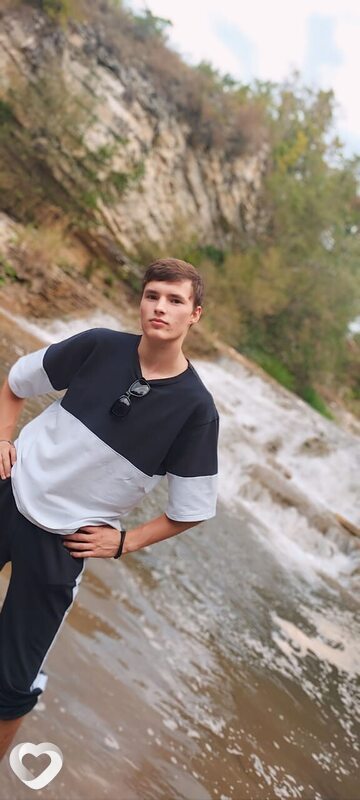 Андрей, 23, Геленджике — анкета №2299759
