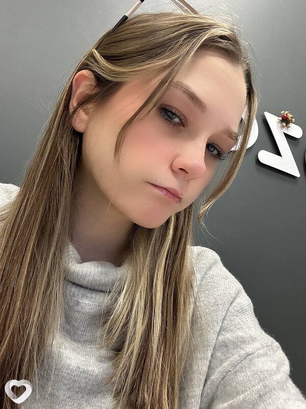 Полина, 19, Миассе — анкета №2299716