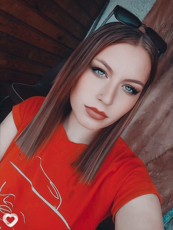 Елена, 21, Барнауле — анкета №2299800