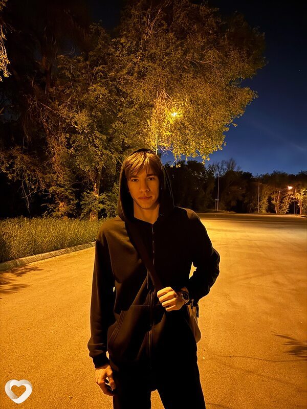 Артемий, 20, Магнитогорске — анкета №2301266