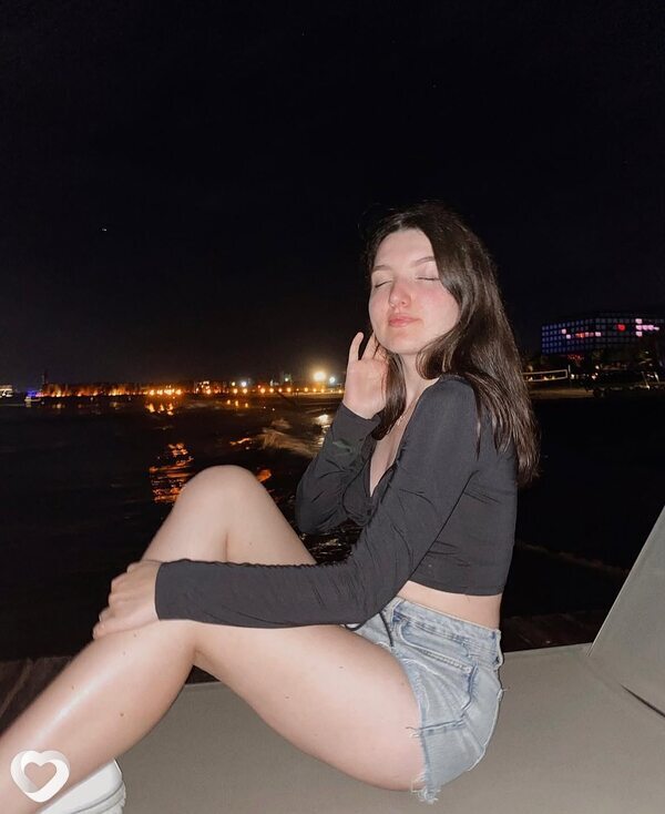 Яна, 22, Москве — анкета №2301330