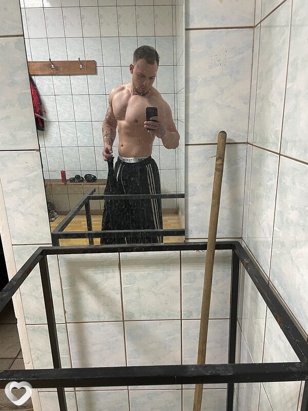 Артем, 27, Волжском — анкета №2302024
