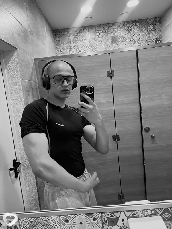 Александр, 19, Калининграде — анкета №2303137