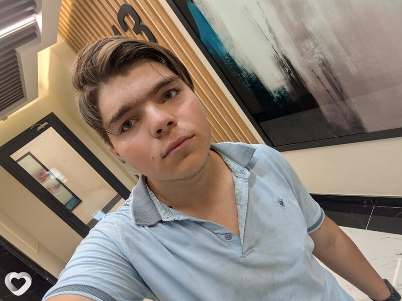 Саша, 20, Алматы — анкета №2304075